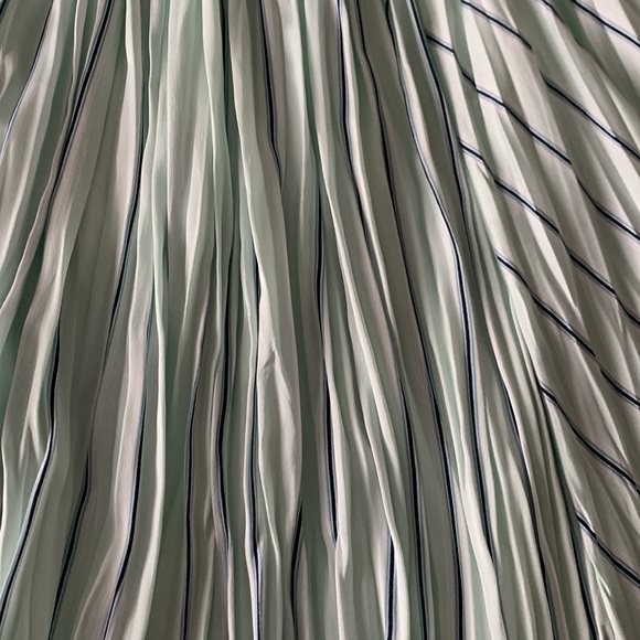 🆕🔥 VINCE STRIPED GAUZE PANEL SKIRT MINT GREEN NWOT SIZE LARGE🔥 - Picture 7 of 7